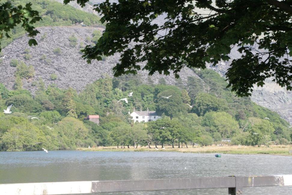 Padarn Apartment At Glanybala Holidays Llanberis Exterior photo